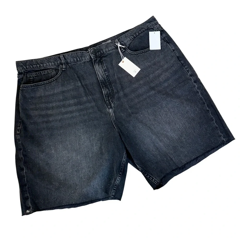 Good American Bermuda Shorts 24 Plus Black Wash Mid Rise Denim NWT Capsule Item